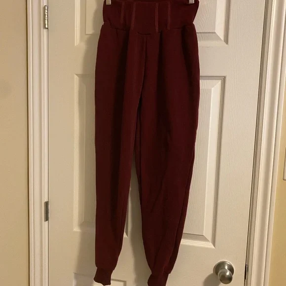 Assorted pants - Picture 11 of 13